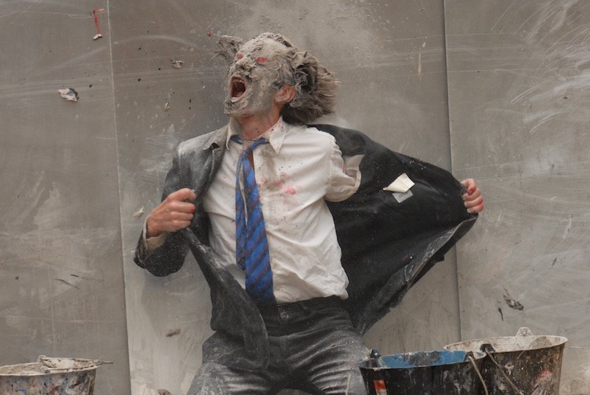 Olivier de Sagazan: Ο περφόρμερ από το Κονγκό που «ξεπουλάει» στο Φεστιβάλ Χορού Καλαμάτας [βίντεο] | iefimerida.gr 0