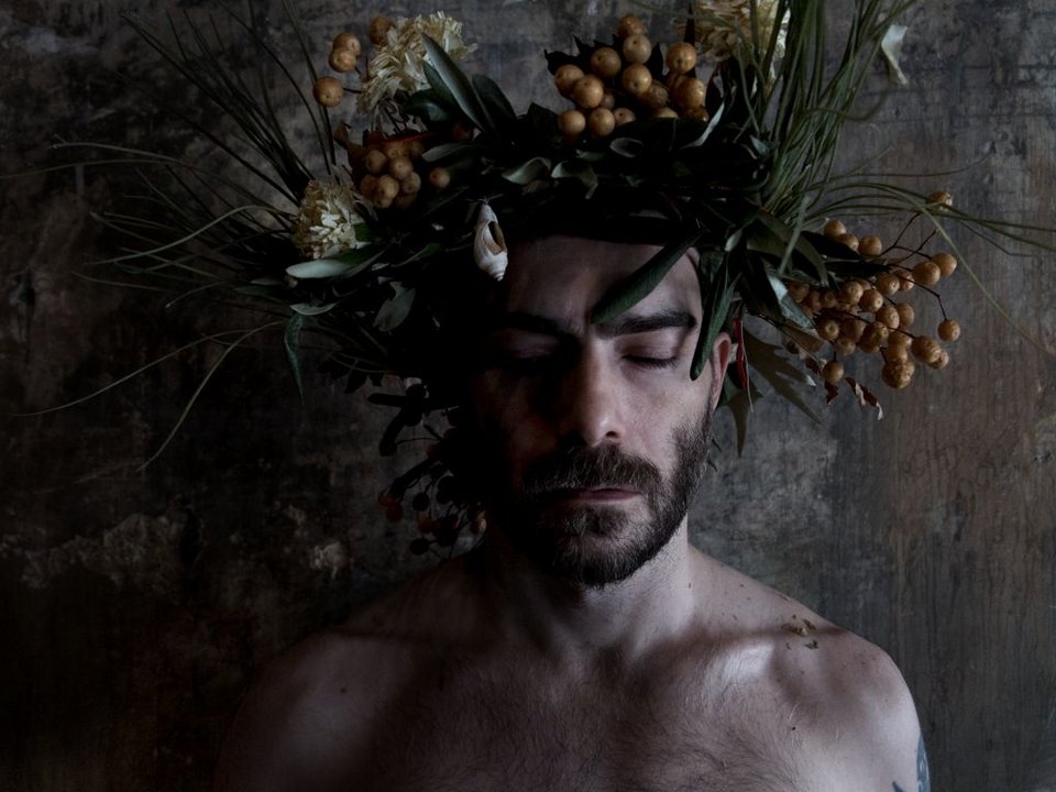 Οι bijoux de kant ανεβάζουν στο BIOS έργο που δεν πρόλαβε να παρουσιάσει ο Λευτέρης Βογιατζής [εικόνες] | iefimerida.gr 0