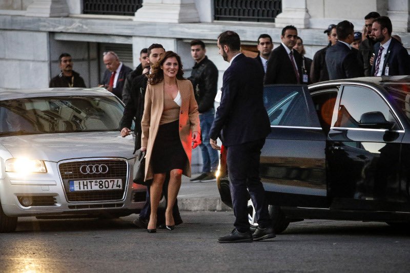 Το φιλικό τσάι της Περιστέρας με την Εμινέ Ερντογάν -Κοντομάνικο και μαντίλα [εικόνες] | iefimerida.gr 10