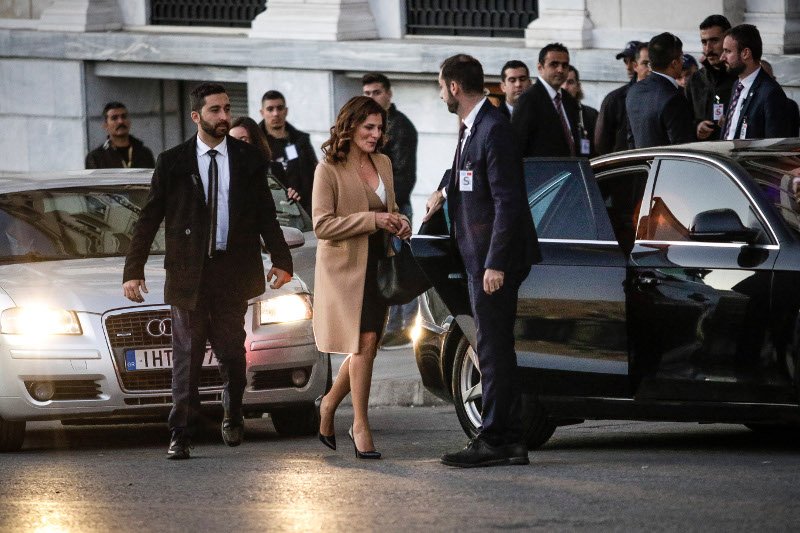 Το φιλικό τσάι της Περιστέρας με την Εμινέ Ερντογάν -Κοντομάνικο και μαντίλα [εικόνες] | iefimerida.gr 11