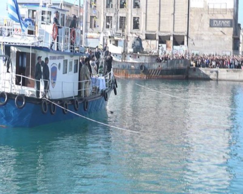 Καλαμάτα: Ατυχη στιγμή με νεκρό περιστέρι στα Θεοφάνεια [εικόνες & βίντεο] | iefimerida.gr 0