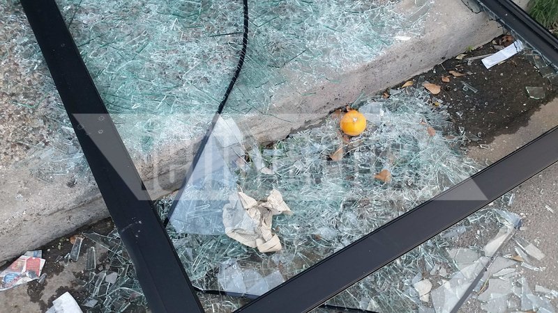 Περιστέρι: Το χάος που άφησαν πίσω τους οι ληστές -Εκλεψαν μέχρι και τις τυρόπιτες [εικόνες] | iefimerida.gr 3