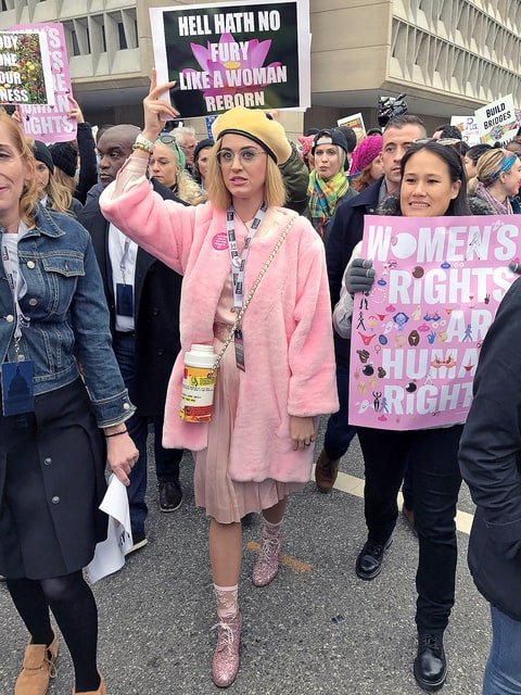 Σείστηκε η Αμερική από τις διαδηλώσεις κατά του Τραμπ -Πάνω από 2 εκατ. στους δρόμους [εικόνες & βίντεο] | iefimerida.gr 2