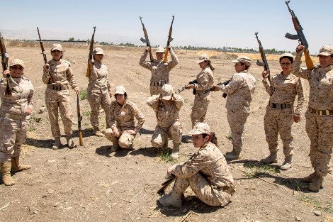 Ο μεγαλύτερος φόβος του Ισλαμικού Κράτους: Γιατί οι «Αμαζόνες» των Κούρδων μαχητών μπορούν να τους στερήσουν τον παράδεισο [εικόνες] | iefimerida.gr 5