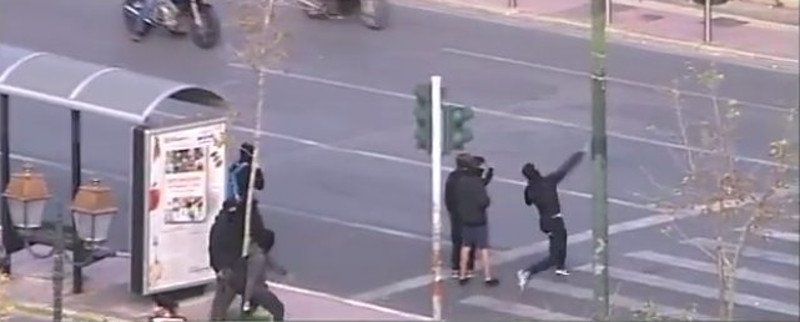 «Πόλεμος» στα Εξάρχεια: Εξελιγμένες μολότοφ και πιστόλια με εκρηκτικά -Στην επέτειο της δολοφονίας Γρηγορόπουλου [εικόνες &amp; βίντεο] | iefimerida.gr 22