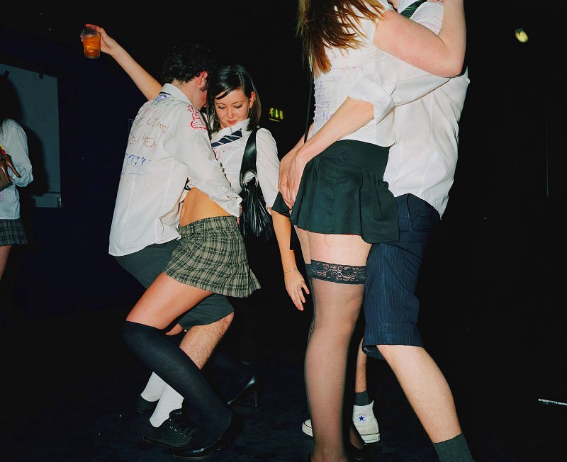 Βρετανοί «βουτηγμένοι» στο αλκοόλ -Φωτογράφος απαθανατίζει τη «χώρα των μεθυσμένων» [εικόνες] | iefimerida.gr 8