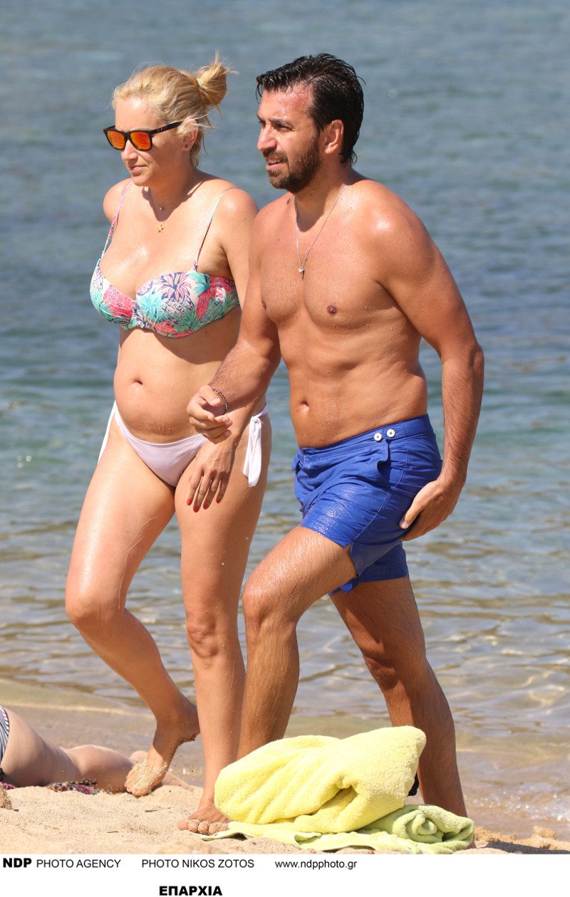 Θάνος Πετρέλης: Ρομαντικές διακοπές στη Μύκονο μόνο με τη σύζυγό του [εικόνες]  | iefimerida.gr 2