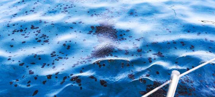 H Aντζυ Σαμίου είδε την πίσσα από την πετρελαιοκηλίδα και... νοστάλγησε τα παιδικά της χρόνια! [εικόνες] | iefimerida.gr 1