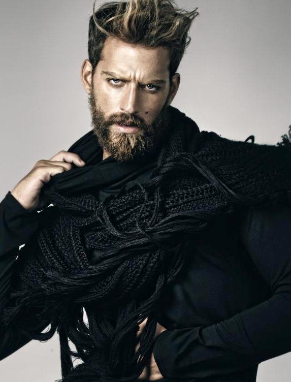 Ο αφόρητα σέξι Κρητικός που από πρωταθλητής κολύμβησης σαρώνει τις πασαρέλες σε Ν. Υόρκη και Μιλάνο [εικόνες] | iefimerida.gr 2