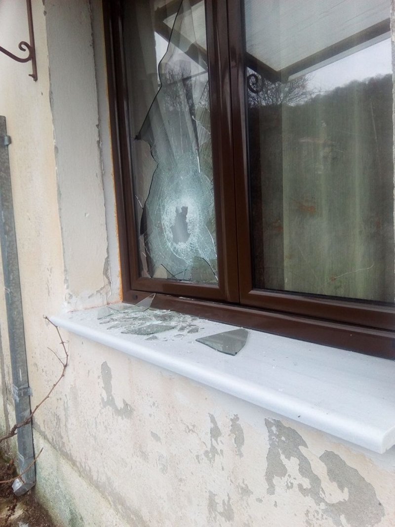 Μπαράζ ληστειών στη Πέτρα Ζαγορίου -Οι δράστες μαγείρεψαν και ήπιαν σε σπίτι που διέρρηξαν! [εικόνες] | iefimerida.gr 0