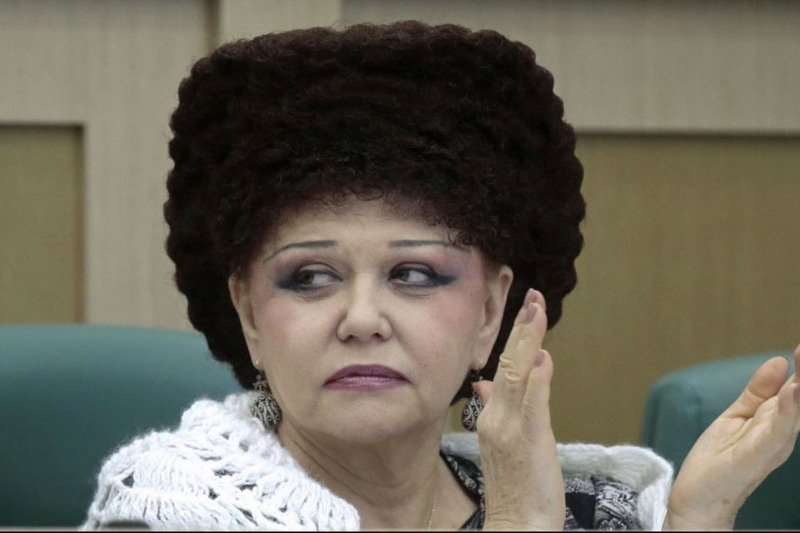 Το ανεκδιήγητο κούρεμα Ρωσίδας βουλευτού που έγινε viral -Σαν φωλιά [εικόνες] | iefimerida.gr 2