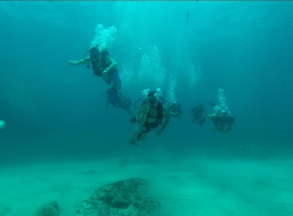 Εξωτικές διακοπές για τον Ακη Πετρετζίκη -Κάνει καταδύσεις στην Τζαμάικα [εικόνες] | iefimerida.gr 0