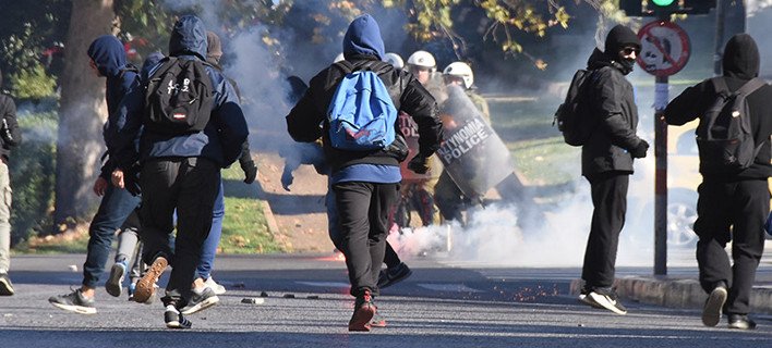 Κουκουλοφόροι διέλυσαν τα πάντα το πρωί της Τετάρτης στο κέντρο της Αθήνας [εικόνες & βίντεο] | iefimerida.gr 22