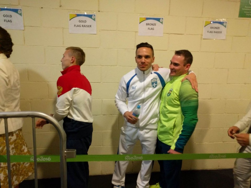 Νέο σοόυ Πετρούνια στο Ρίο: Ακροβατικά στους κρίκους με σταυροπόδι στον αέρα [βίντεο] | iefimerida.gr 3