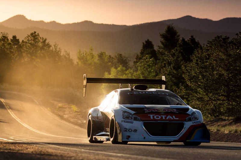 Pikes Peak: Απιαστο ρεκόρ από Loeb και Peugeot 208 T16 | iefimerida.gr 2