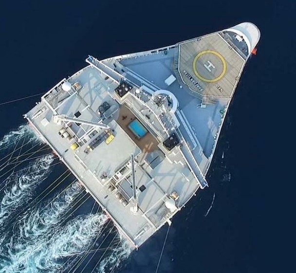 «Τριγωνικά» πλοία: Επεσε στη θάλασσα και το σεισμογραφικό Ramform Tethys [εικόνες & βίντεο] | iefimerida.gr 3