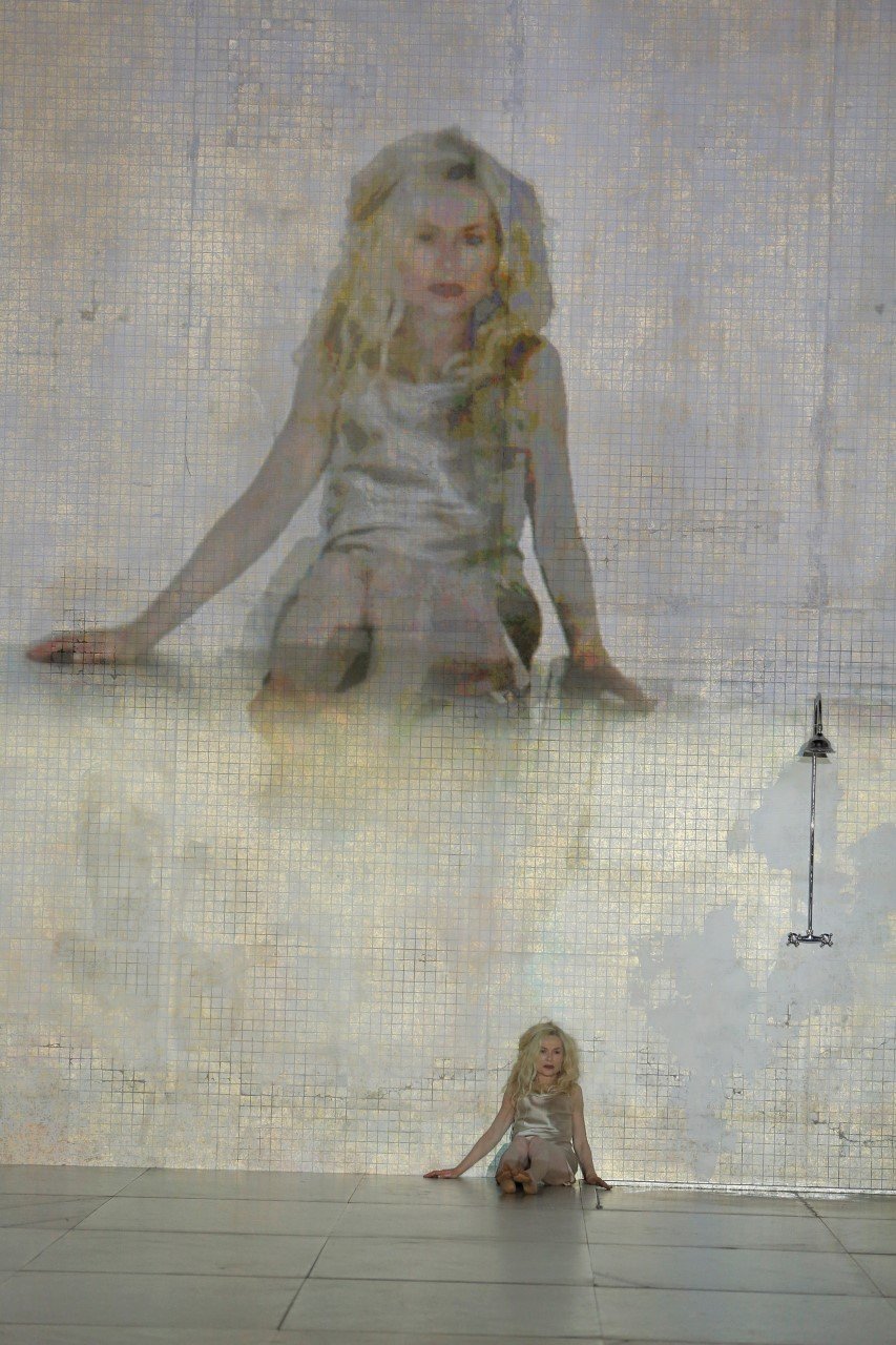 Η Ιζαμπέλ Ιπέρ έρχεται στην Αθήνα -Σε ένα συναρπαστικό ρεσιτάλ μεταμορφώσεων [εικόνες]  | iefimerida.gr 0