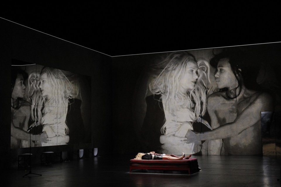 Η Ιζαμπέλ Ιπέρ έρχεται στην Αθήνα -Σε ένα συναρπαστικό ρεσιτάλ μεταμορφώσεων [εικόνες]  | iefimerida.gr 2