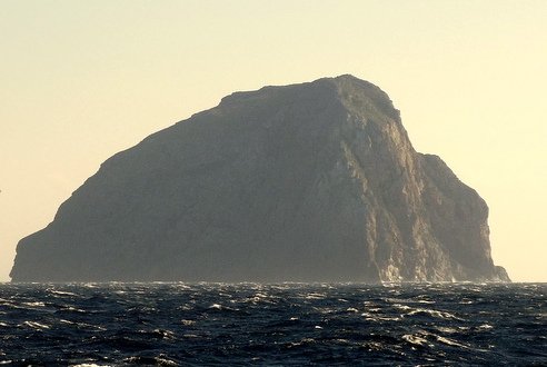 Γιατί αυτή η βραχονησίδα έξω από τα Κύθηρα είναι από τα πιο εντυπωσιακά μέρη της Ελλάδας [εικόνες+βίντεο] | iefimerida.gr 0