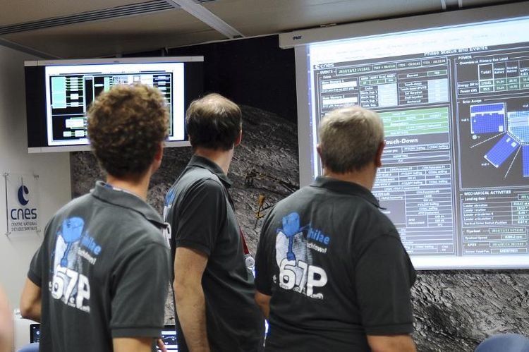 Οι πρώτες εικόνες που πήρε το ρομπότ Philae από τον κομήτη Τσούρι [εικόνες] | iefimerida.gr 6