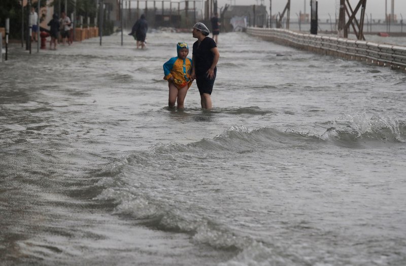 Στο έλεος του Θεού οι Φιλιππίνες: Στους 59 οι νεκροί από το πέρασμα του υπερτυφώνα Μανγκούτ [εικόνες] | iefimerida.gr 2