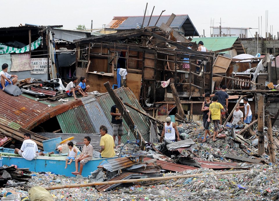 Αυξάνονται συνεχώς οι νεκροί από τον τυφώνα Νεσάτ στις Φιλιππίνες [εικόνες] | iefimerida.gr 6