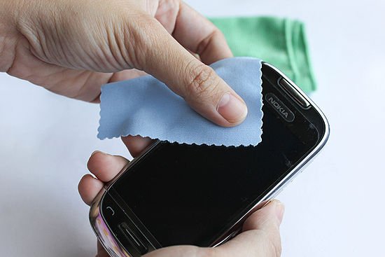 Νεκρό δέρμα και βακτήρια παντού -Πώς και κάθε πότε πρέπει να καθαρίζουμε κινητά, σουτιέν, μαξιλάρια [εικόνες] | iefimerida.gr 0