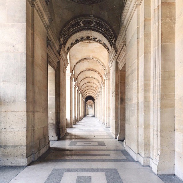 Στο άδειο μουσείο του Λούβρου -Φωτογραφίες λίγο πριν από την επέλαση των επισκεπτών [εικόνες] | iefimerida.gr 4