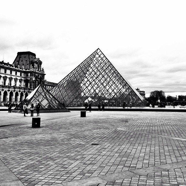 Στο άδειο μουσείο του Λούβρου -Φωτογραφίες λίγο πριν από την επέλαση των επισκεπτών [εικόνες] | iefimerida.gr 3