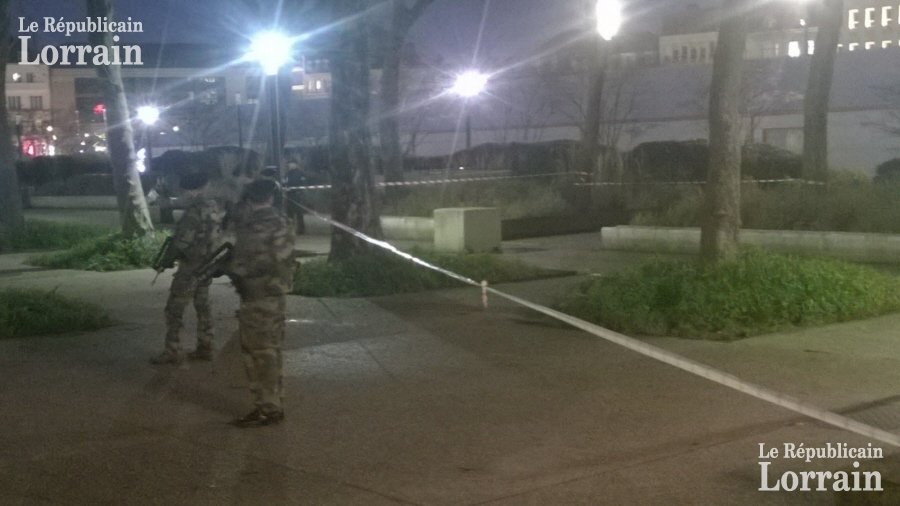 Εληξε ο συναγερμός στη Γαλλία -Ανοιξε ξανά η χριστουγεννιάτικη αγορά στην πόλη Μετς [εικόνες]  | iefimerida.gr 2