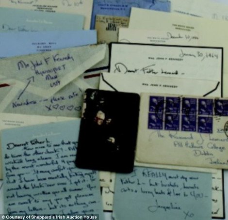 Στο φως κρυφές επιστολές της Τζάκι σε ιερέα: Περιγράφουν την πίκρα της για τον γυναικά Κένεντι και τις αταξίες του [εικόνες] | iefimerida.gr 0