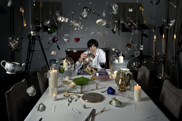 Η φωτογράφος που αψηφά τη βαρύτητα -Δημιουργεί μαγικές σκηνές με ιπτάμενα αντικείμενα [εικόνες] | iefimerida.gr 11