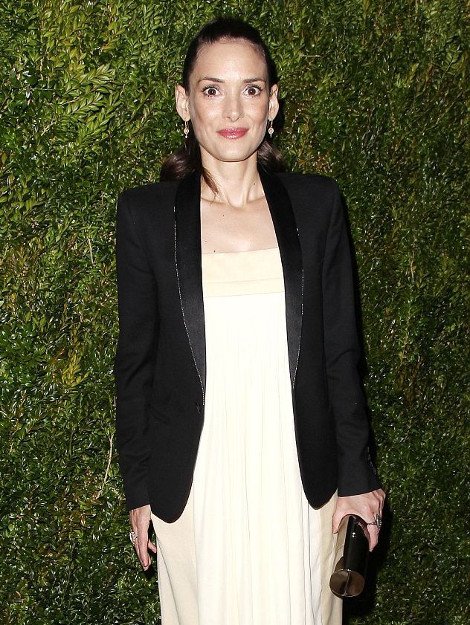 Κάποιος να την σταματήσει: Τα απανωτά μπότοξ παραμόρφωσαν τη Winona Ryder [εικόνες] | iefimerida.gr 1