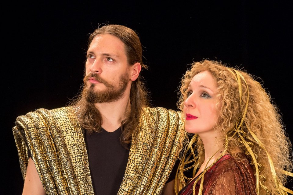 Η Κάρμεν Ρουγγέρη παρουσιάζει τους άθλους του Ηρακλή -Της το ζήτησαν παιδιά [εικόνες] | iefimerida.gr 1