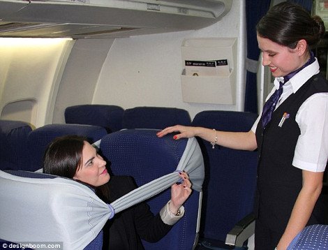 Είναι πράγματι το πιο άχρηστο αξεσουάρ ταξιδιού; Δείτε την κορδέλα που σας απομονώνει από τον διπλανό [εικόνες] | iefimerida.gr 4