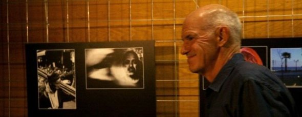Ο Γιώργος Παπανδρέου σε διακοπές στην Κρήτη, πήγε σε έκθεση φωτογραφίας [εικόνες] | iefimerida.gr 3