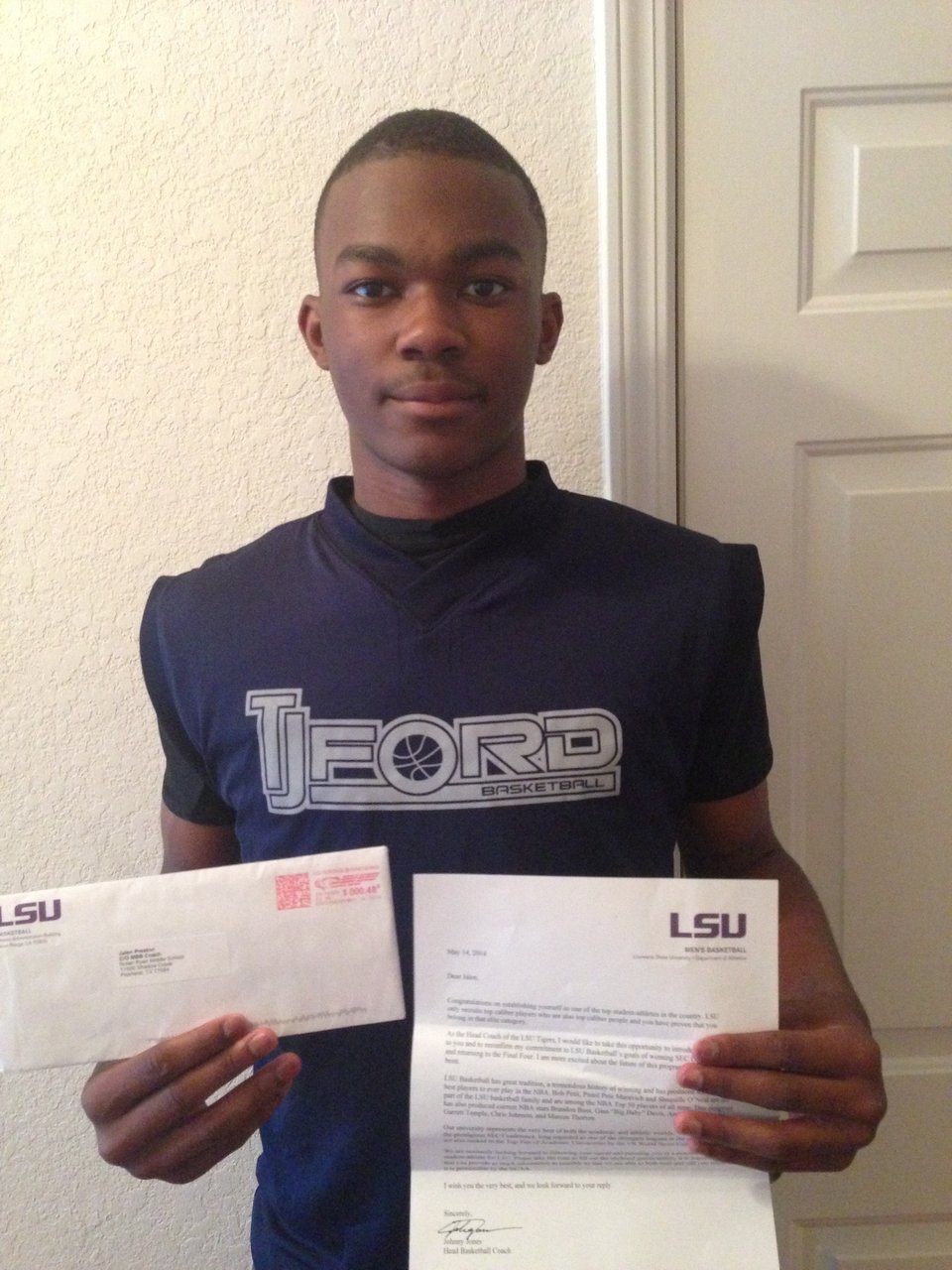 Αυτός ο 14χρονος έχει προκαλέσει παράκρουση στις ΗΠΑ: Ολοι λένε πως είναι ο επόμενος Μάικλ Τζόρνταν [εικόνες & βίντεο] | iefimerida.gr 1