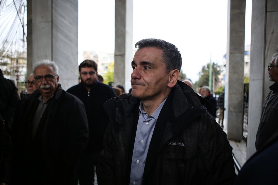 Το τελευταίο αντίο στον Θόδωρο Μιχόπουλο -Δάκρυσε ο Αλέξης Τσίπρας στην κηδεία [βίντεο] | iefimerida.gr 11