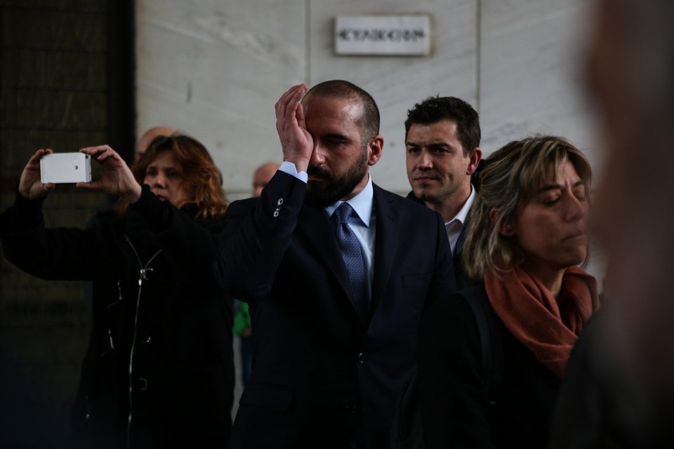 Το τελευταίο αντίο στον Θόδωρο Μιχόπουλο -Δάκρυσε ο Αλέξης Τσίπρας στην κηδεία [βίντεο] | iefimerida.gr 7