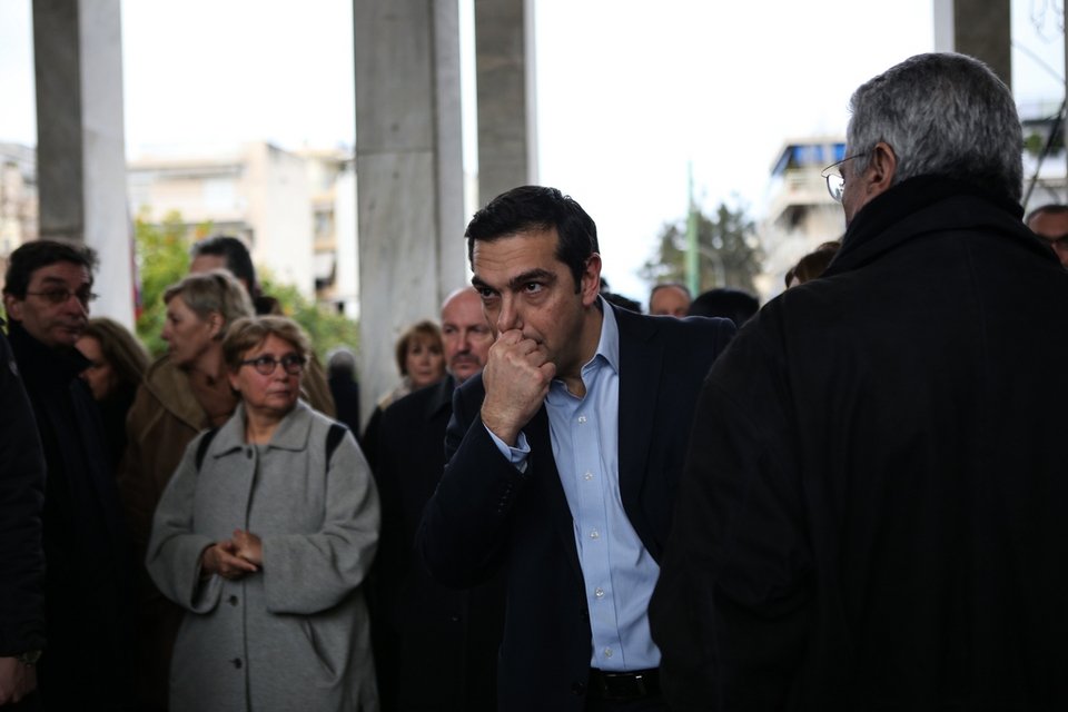 Το τελευταίο αντίο στον Θόδωρο Μιχόπουλο -Δάκρυσε ο Αλέξης Τσίπρας στην κηδεία [βίντεο] | iefimerida.gr 4