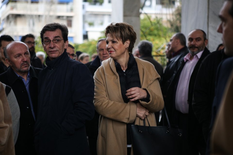 Το τελευταίο αντίο στον Θόδωρο Μιχόπουλο -Δάκρυσε ο Αλέξης Τσίπρας στην κηδεία [βίντεο] | iefimerida.gr 10