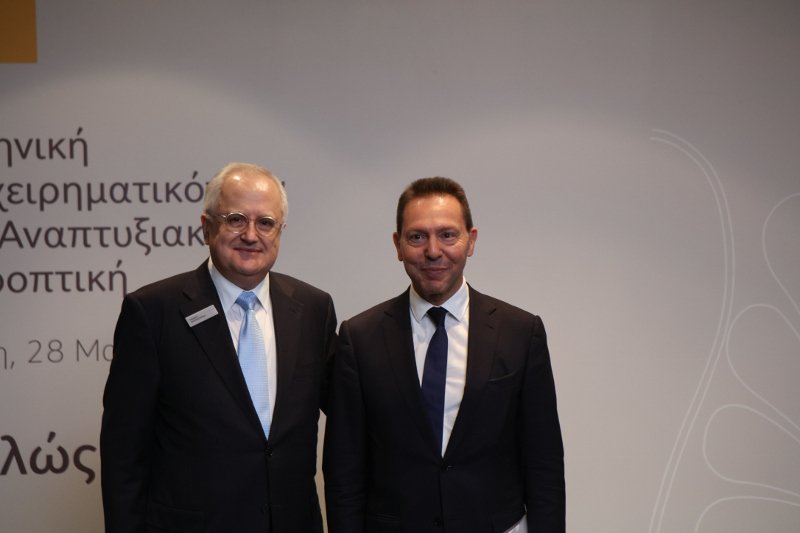 Με την επιχειρηματική κοινότητα συναντήθηκε η νέα Διοίκηση της Τράπεζας Πειραιώς | iefimerida.gr 1