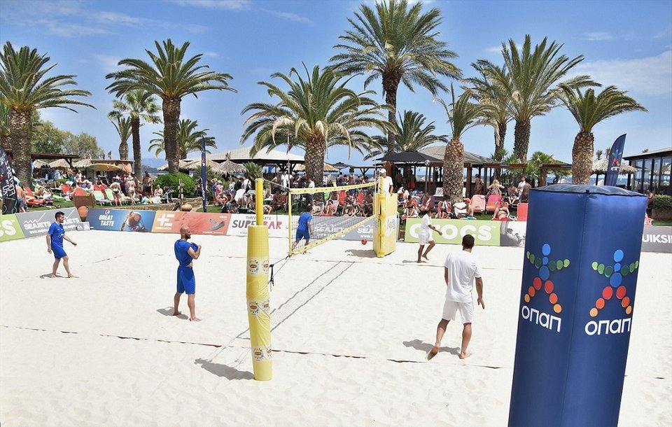 Νικοπολίδης και Παπαδόπουλος παίζουν footvolley στον Σχοινιά [εικόνες & βίντεο] | iefimerida.gr 2