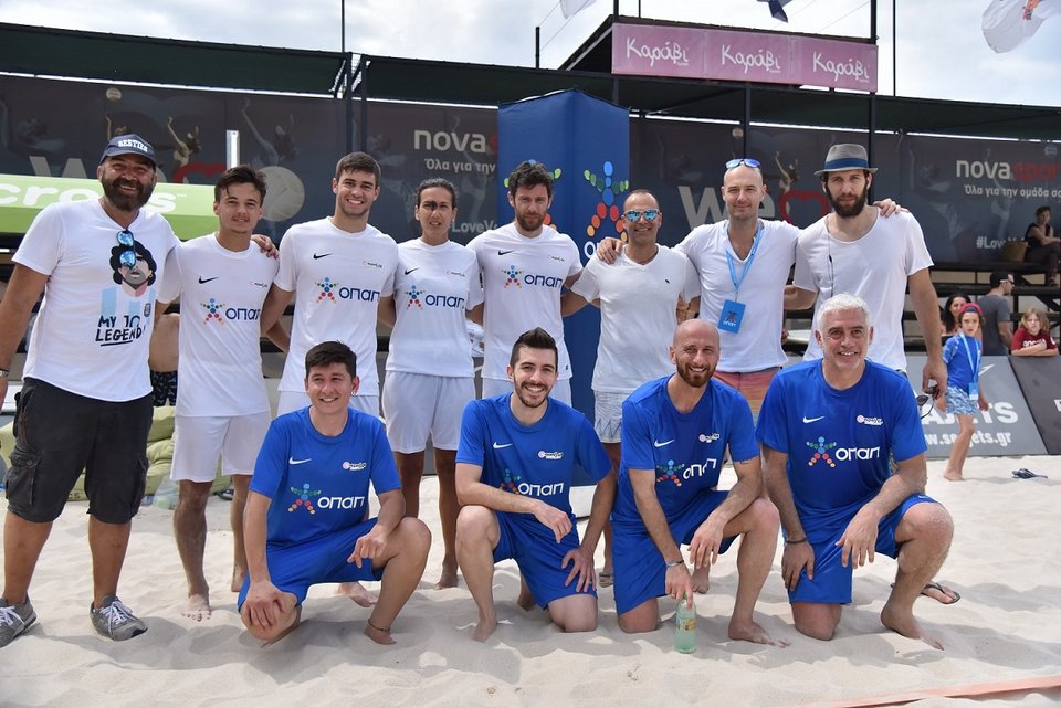 Νικοπολίδης και Παπαδόπουλος παίζουν footvolley στον Σχοινιά [εικόνες & βίντεο] | iefimerida.gr 1