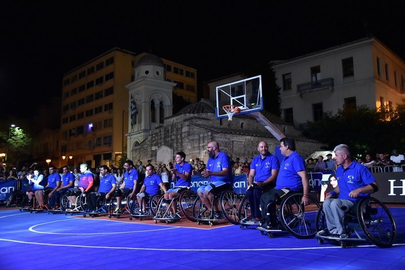 Tο «1st Midnight 3on3 Streetball» από ΟΣΕΚΑ και ΟΠΑΠ στο Μοναστηράκι – Το μπάσκετ με αμαξίδιο πάει παντού [εικόνες & βίντεο] | iefimerida.gr 1