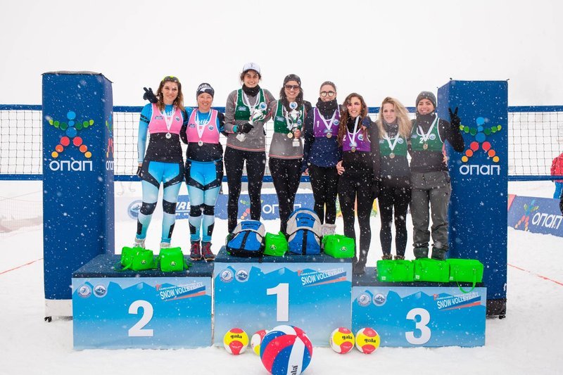 Βίντεο: Το 1ο Πανελλήνιο Πρωτάθλημα Snow Volley στα Καλάβρυτα | iefimerida.gr 2