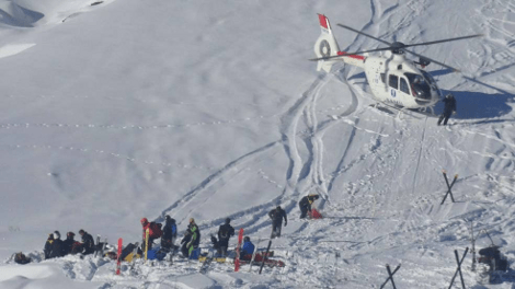 Η πρώτη φωτογραφία από το ατύχημα του Σουμάχερ -Οι διασώστες δίνουν τις πρώτες βοήθειες στον τραυματισμένο πρωταθλητή [εικόνα] | iefimerida.gr 0