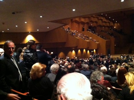 Σε κλοιό ΜΑΤ η εκδήλωση για τον Καραμανλή στο Μέγαρο Μουσικής [εικόνες] | iefimerida.gr 3