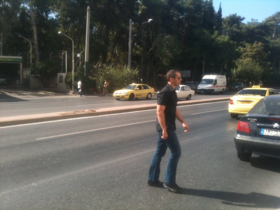 Ερευνα της Αστυνομίας στα κεντρικά γραφεία της Χρυσής Αυγής -Παρόντες Παναγιώταρος, Παππάς και Κασιδιάρης [εικόνες] | iefimerida.gr 1