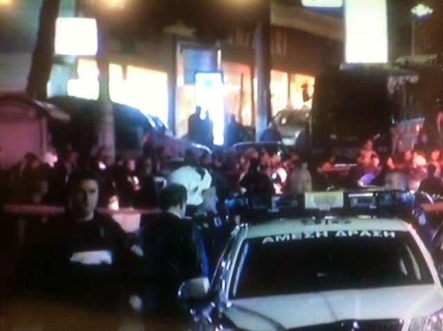 Το σημείο της δολοφονικής επίθεσης στα γραφεία της ΧΑ στο Νέο Ηράκλειο [εικόνες] | iefimerida.gr 0